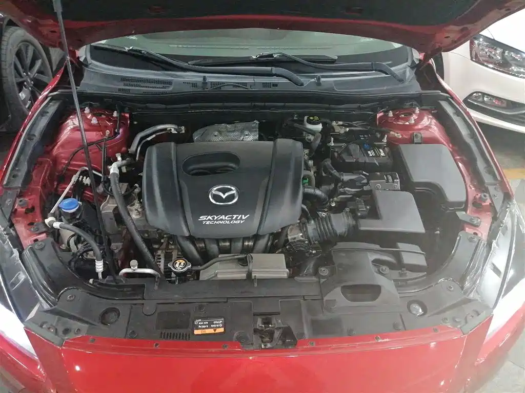 Mazda 3 Axela 2019 — фото 16