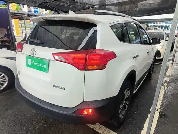 Toyota RAV4 2015