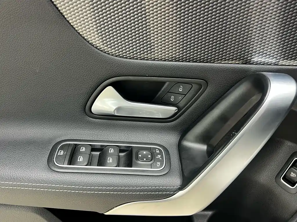 Mercedes-Benz A-Class 2021 — фото 19
