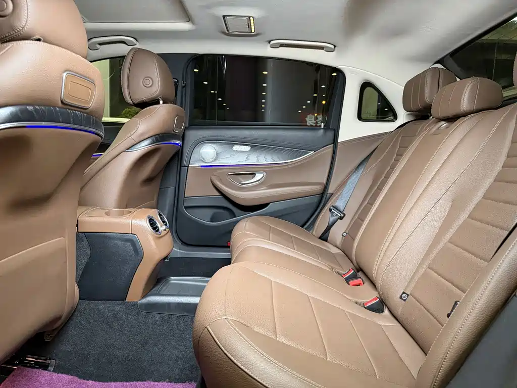 Mercedes-Benz E-Class 2019 — фото 13
