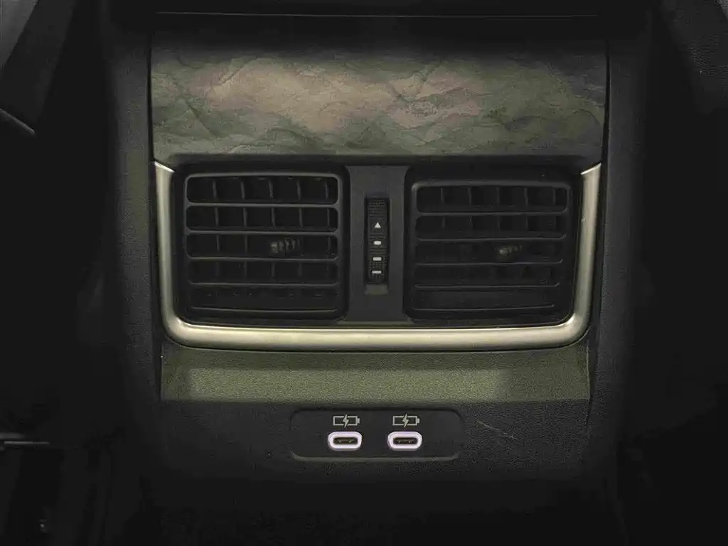 Toyota Camry 2024 — фото 16
