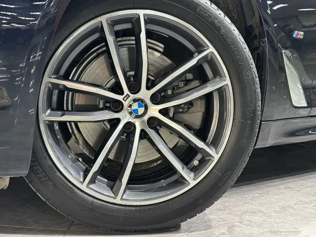 BMW 5 Series 2023 — фото 15