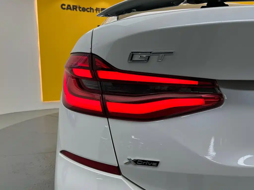 BMW 6 Series GT 2018 — фото 9
