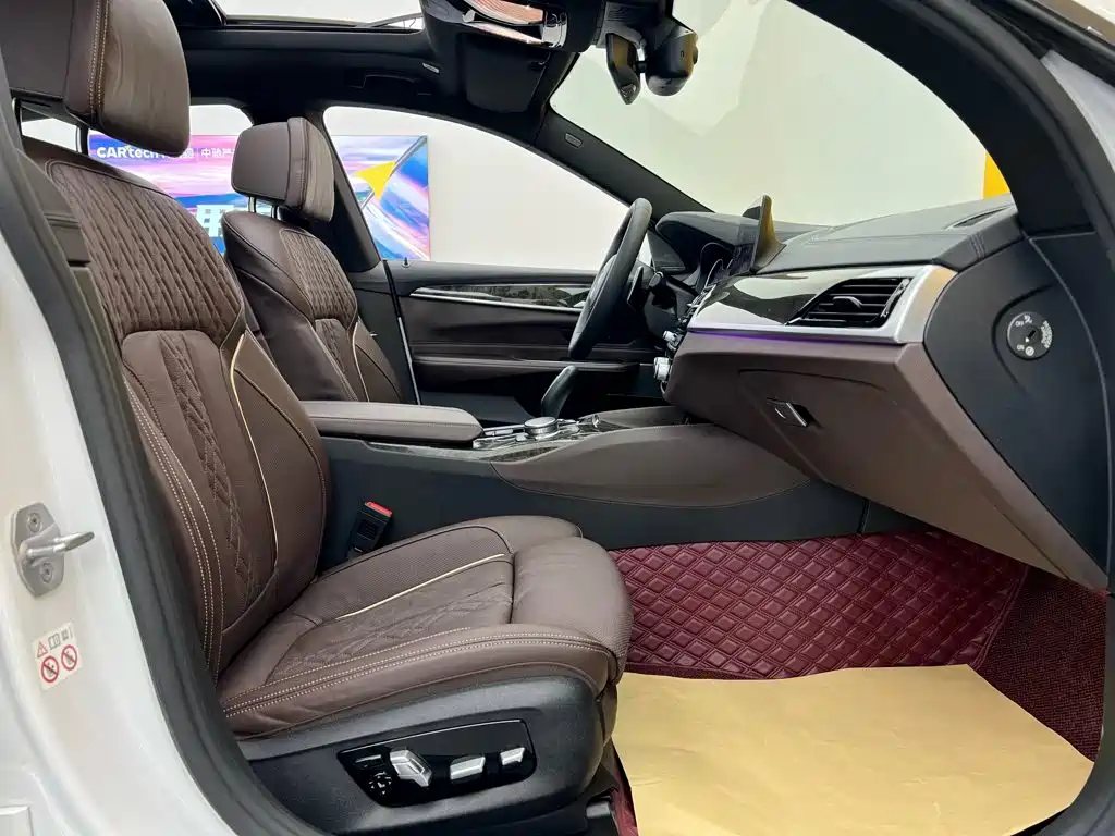 BMW 6 Series GT 2018 — фото 19