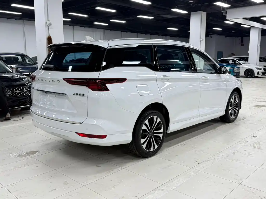 Wuling Victory 2021 — фото 5