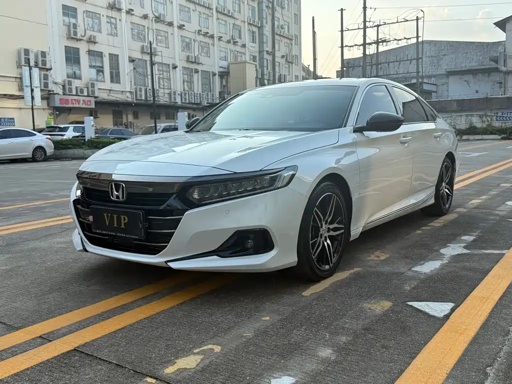 Honda Accord 2022 — фото 1