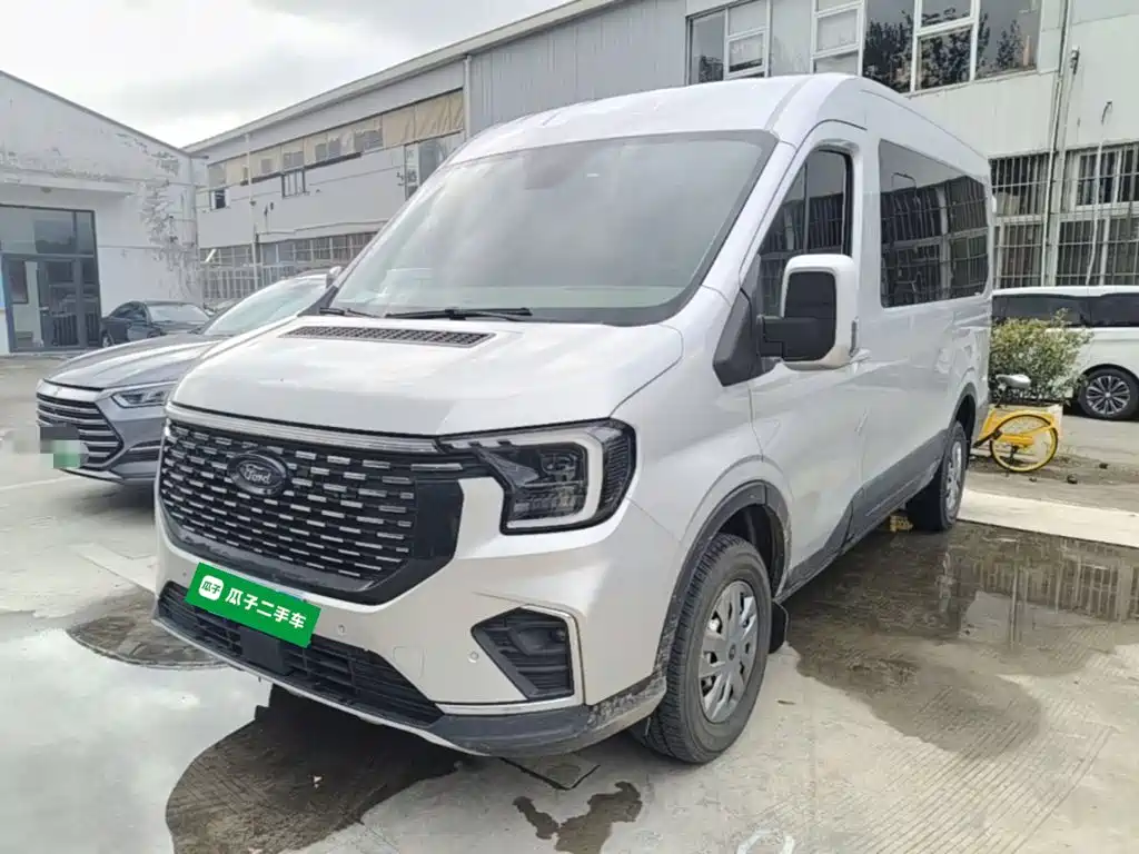 Ford Transit T8 2024 — фото 1