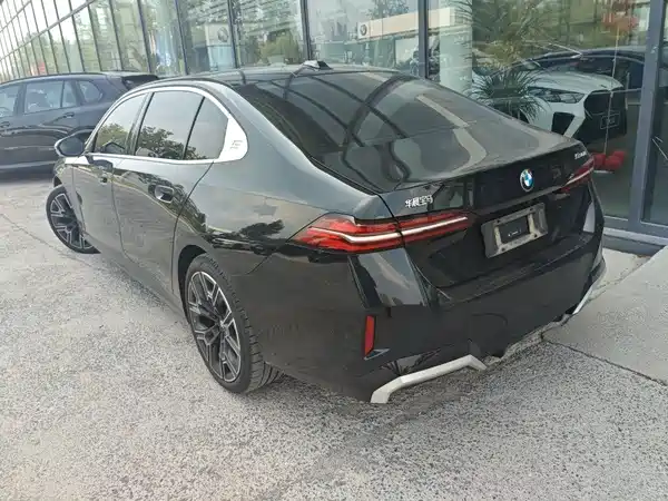 BMW 5 Series 2025