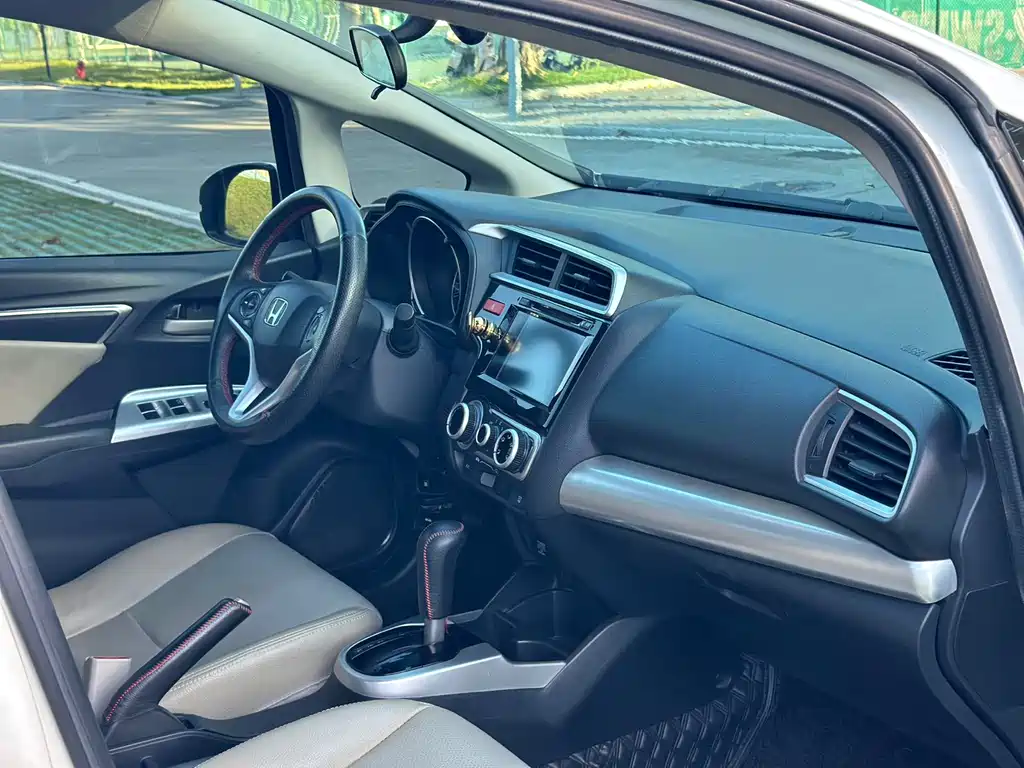 Honda Fit 2014 — фото 10