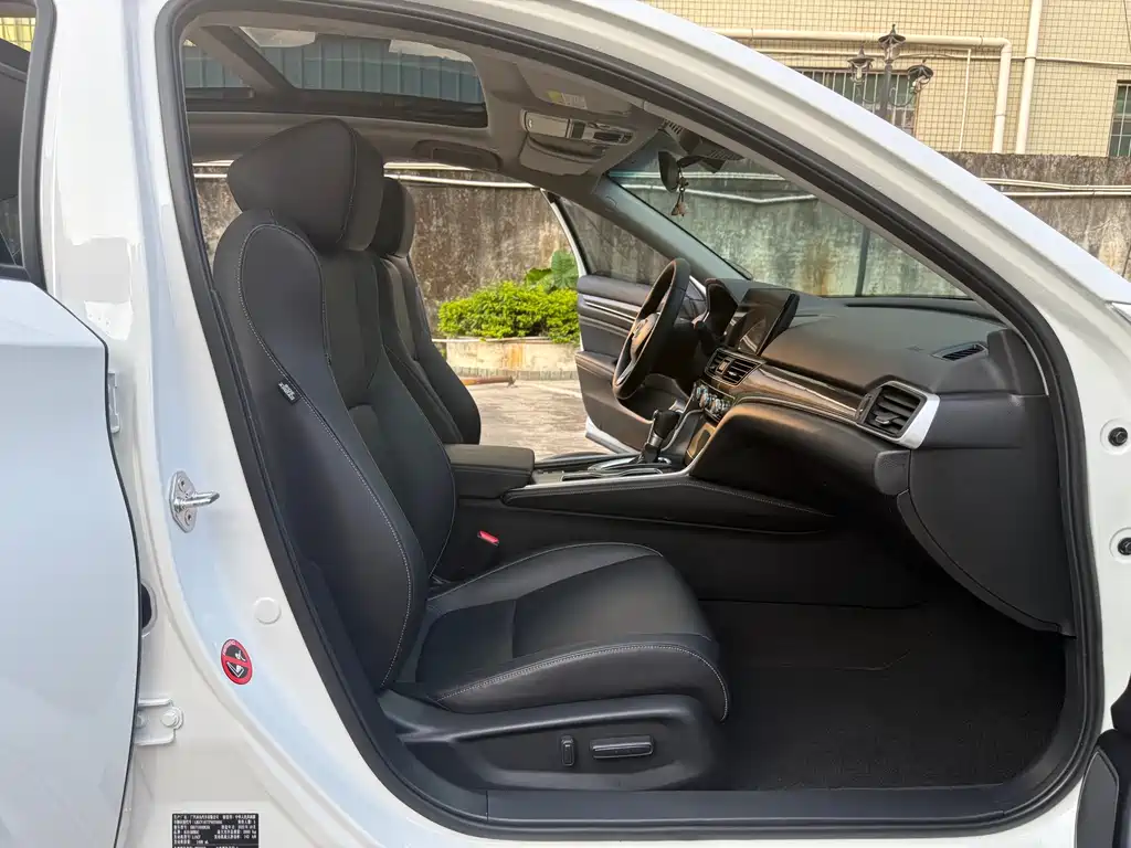 Honda Accord 2022 — фото 12