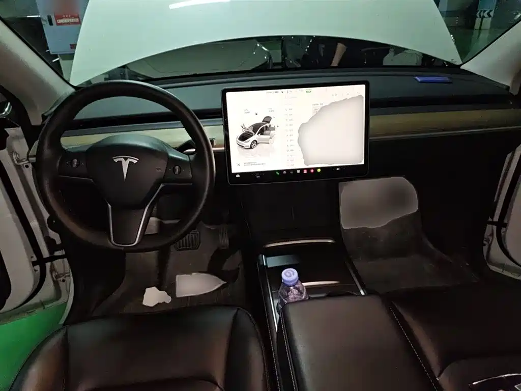Tesla Model Y 2022 — фото 13