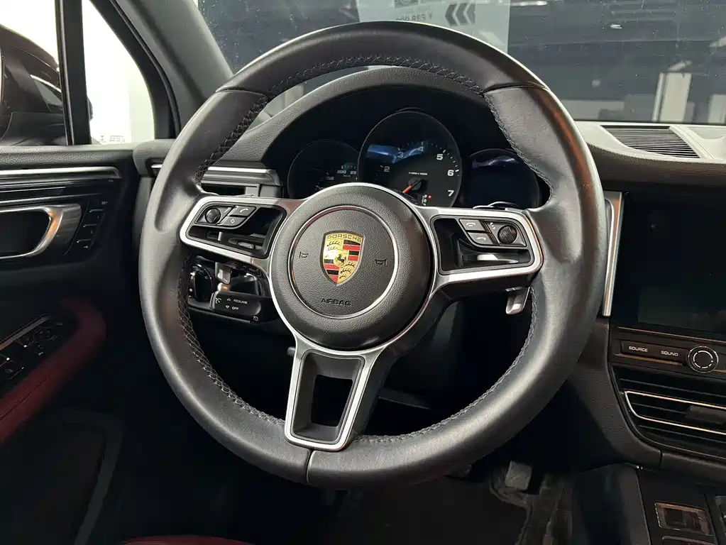 Porsche Macan 2021 — фото 8