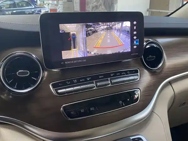 Mercedes-Benz V-Class 2023