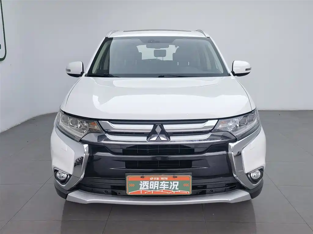 Mitsubishi Outlander 2016 — фото 3