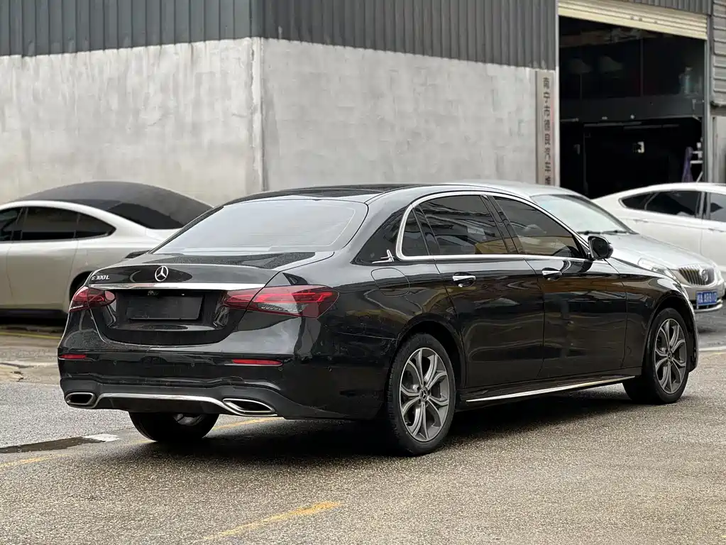 Mercedes-Benz E-Class 2023 — фото 3