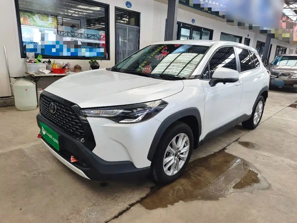 Toyota Corolla Cross 2023 — фото 2