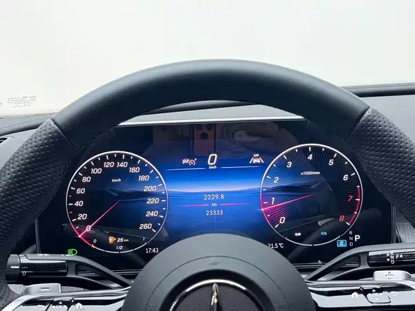 Mercedes-Benz C-Class 2025