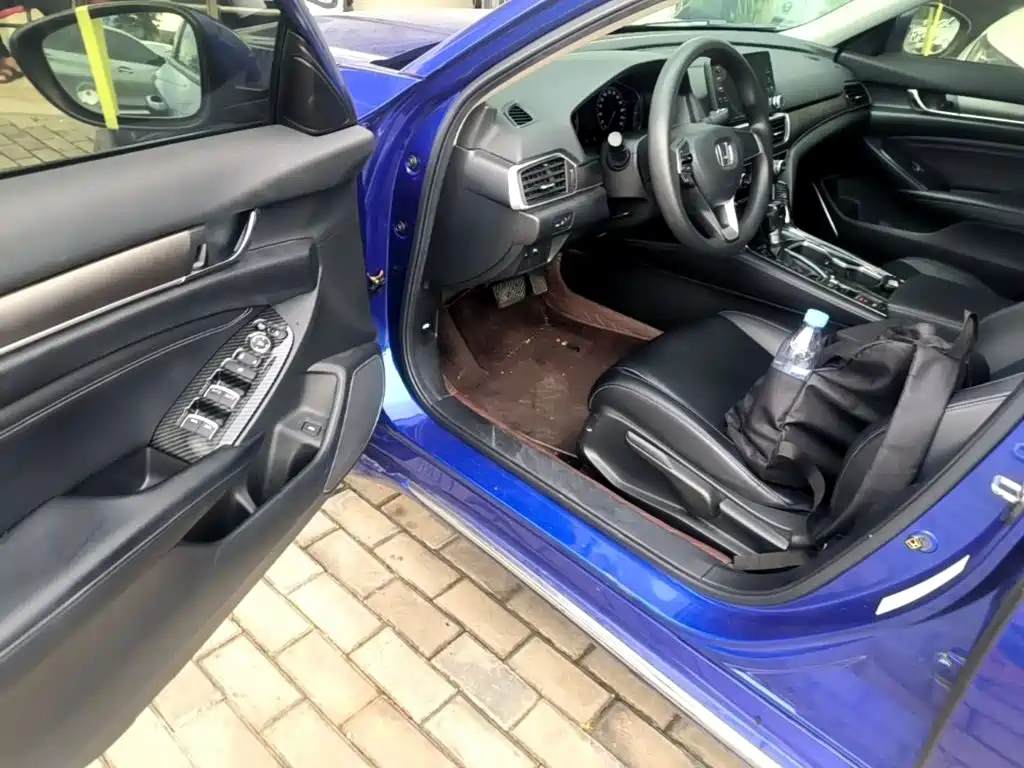 Honda Accord 2019 — фото 16
