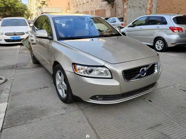 Volvo S40 2011