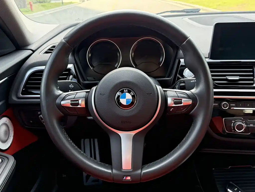BMW 1 Series 2020 — фото 12