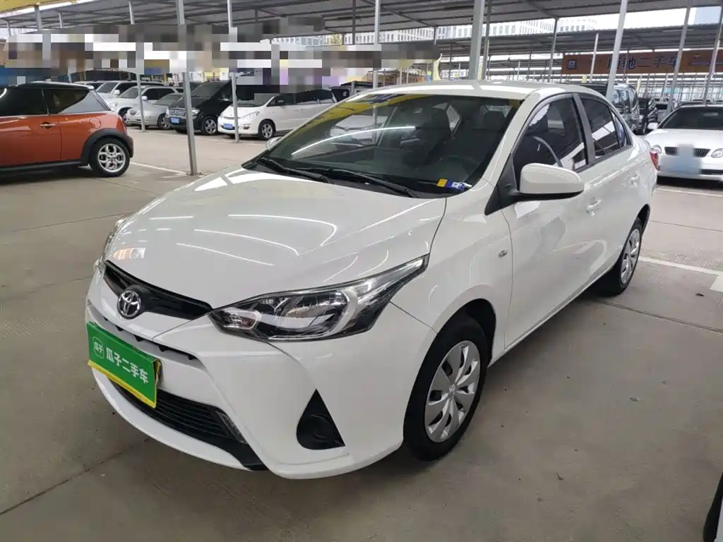 Toyota Yaris L 2021 — фото 1