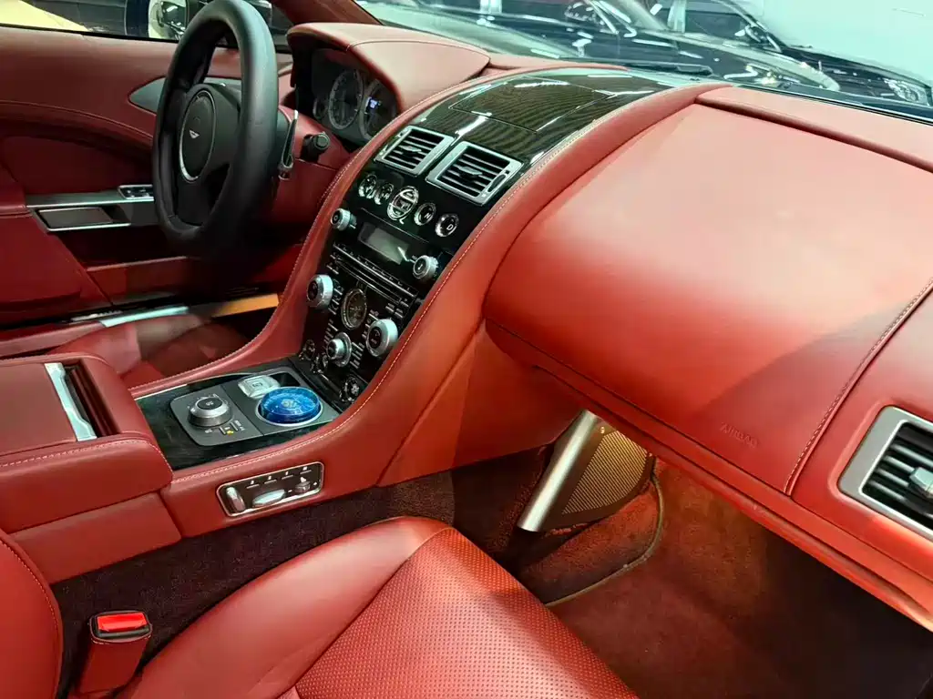 Aston Martin Rapide 2014 — фото 10