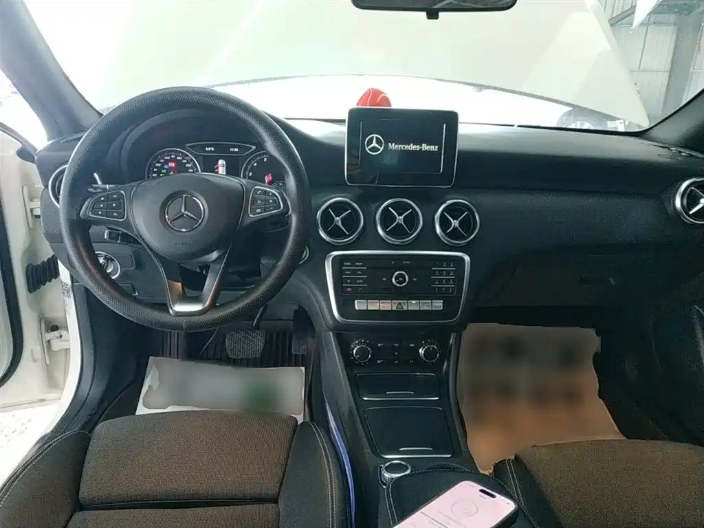 Mercedes-Benz A-Class 2018 — фото 10