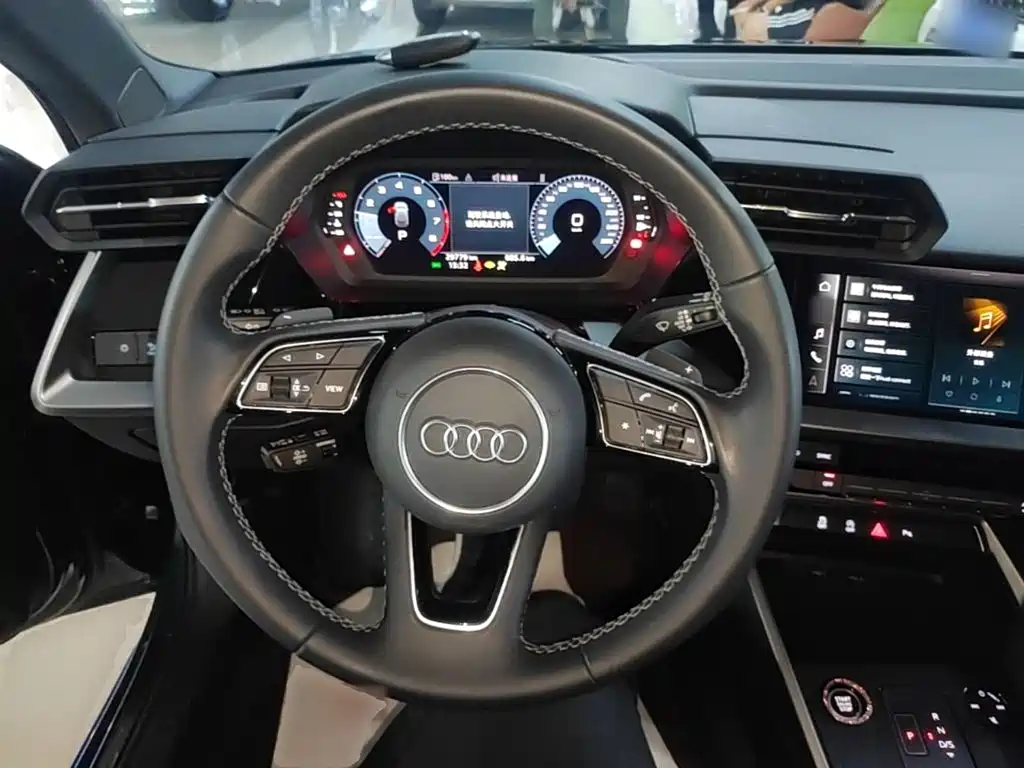Audi A3 2023 — фото 11