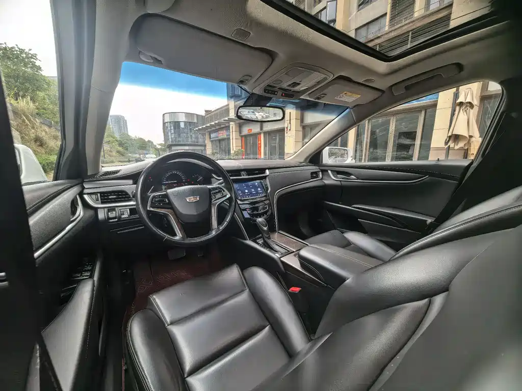 Cadillac XTS 2018 — фото 15