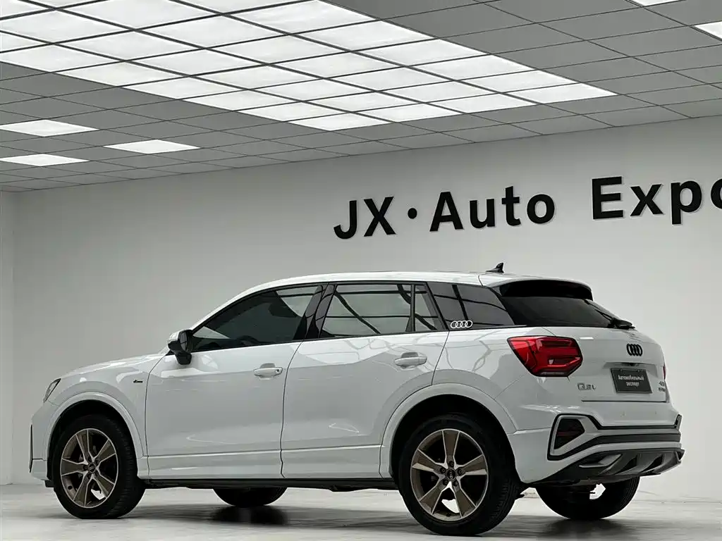 Audi Q2L 2021 — фото 14