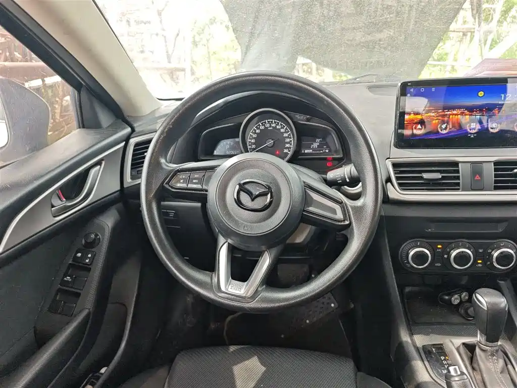 Mazda 3 Axela 2017 — фото 3