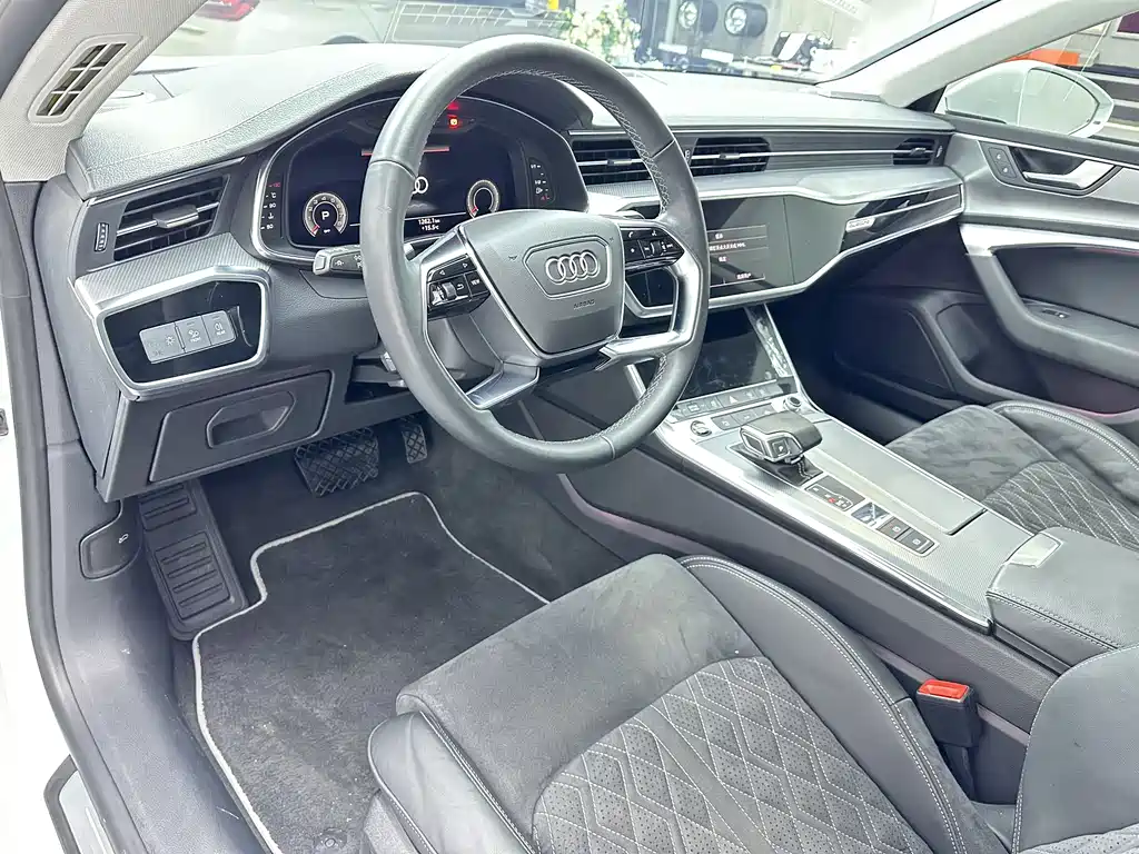 Audi A7L 2022 — фото 12