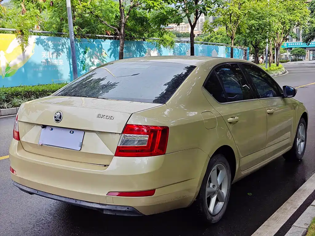 Skoda Octavia 2015 — фото 12