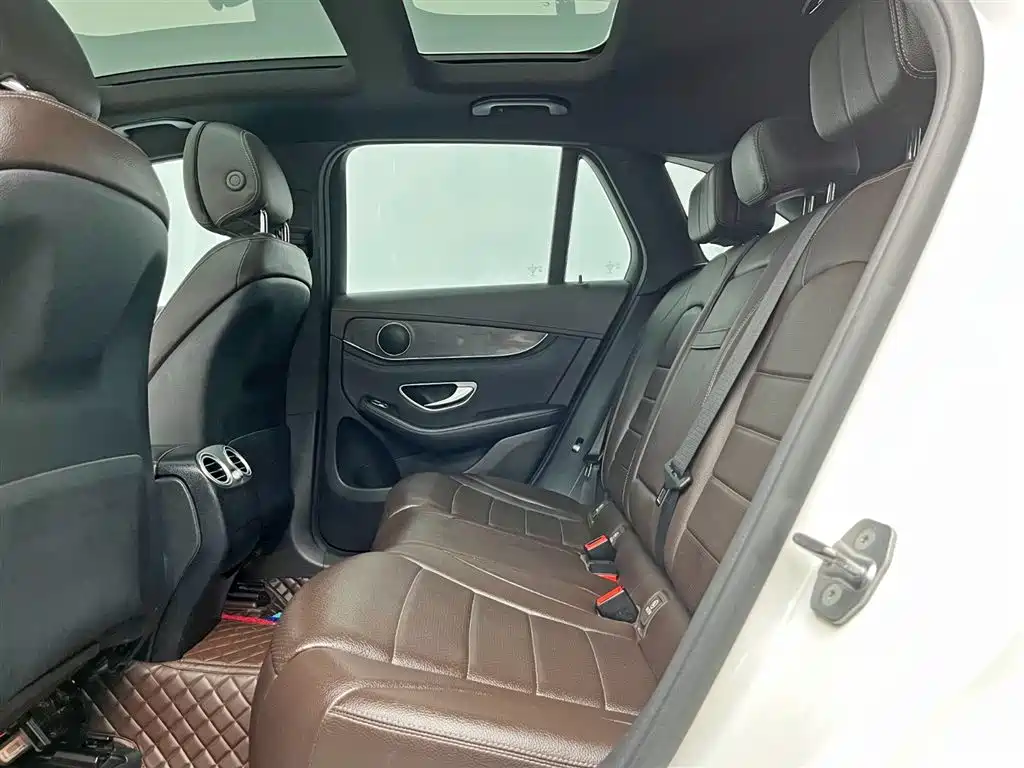 Mercedes-Benz GLC 2016 — фото 15
