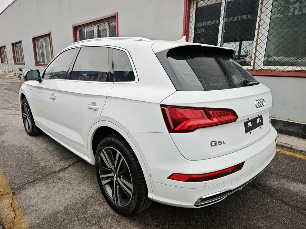 Audi Q5L 2020 — фото 3