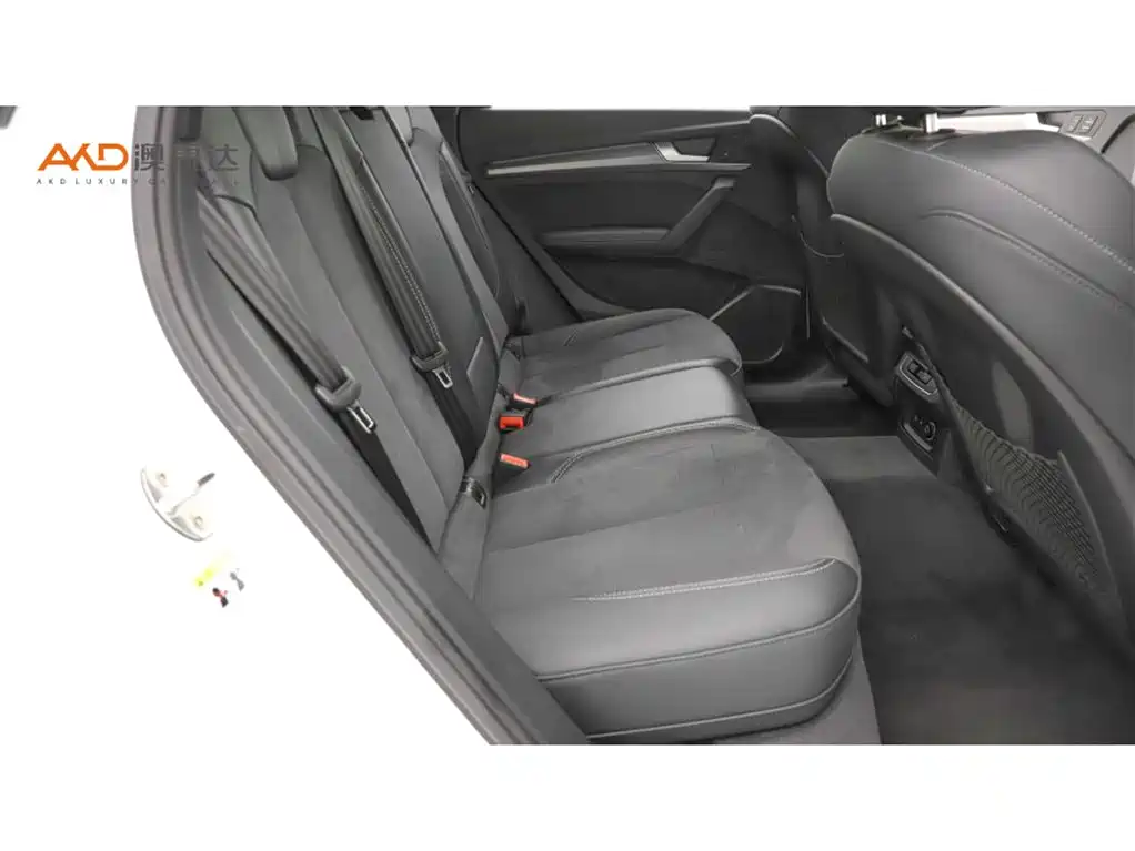 Audi Q5L Sportback 2022 — фото 8