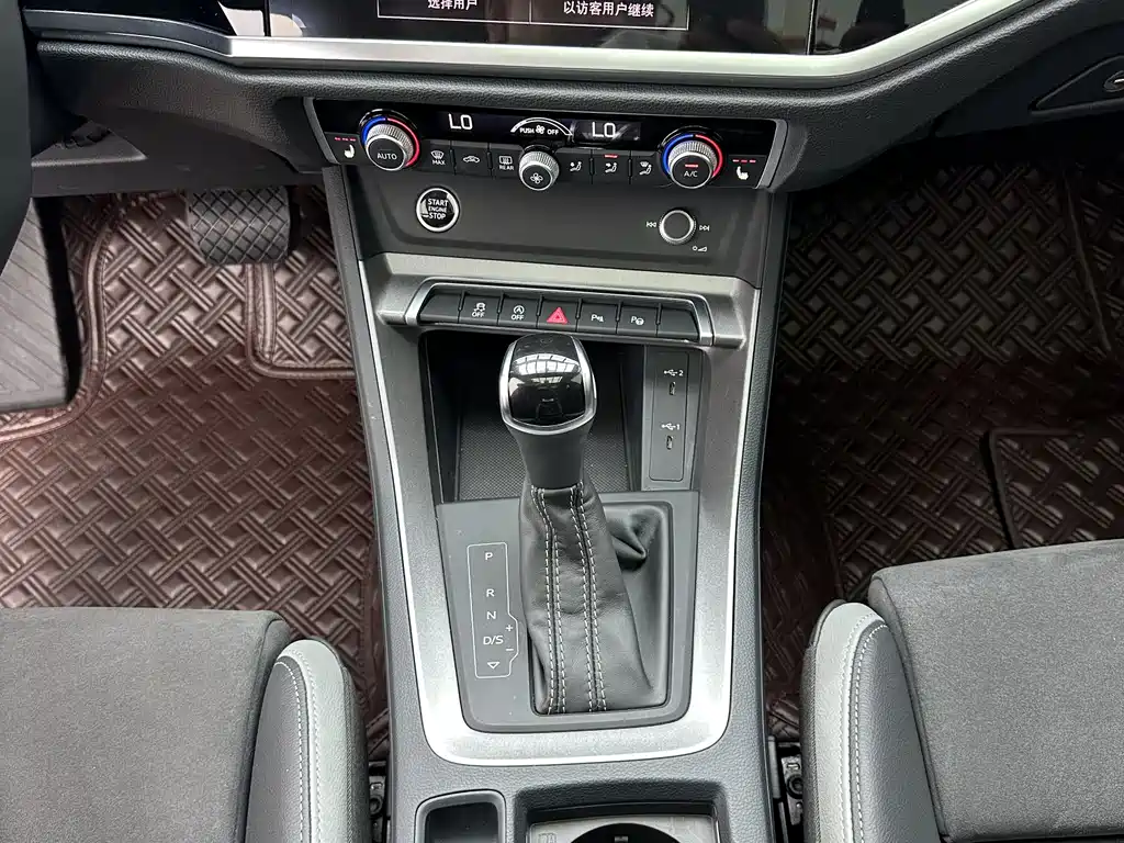 Audi Q3 2022 — фото 15