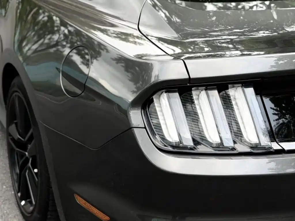Ford Mustang 2018 — фото 9