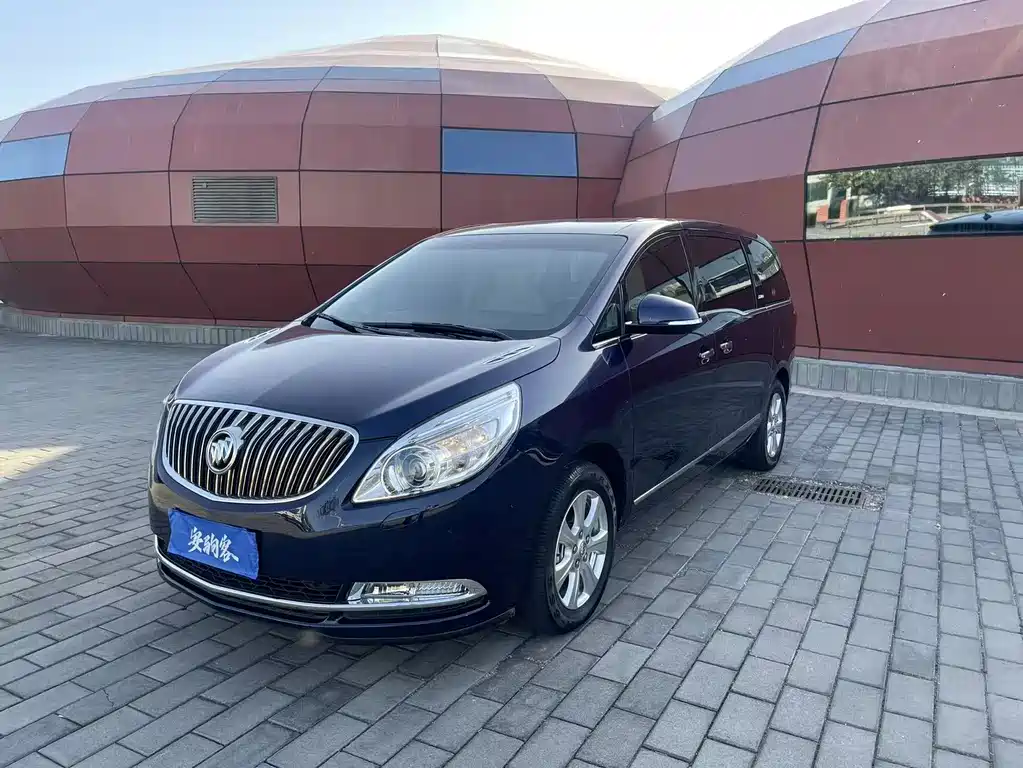 Buick GL8 2015 — фото 1