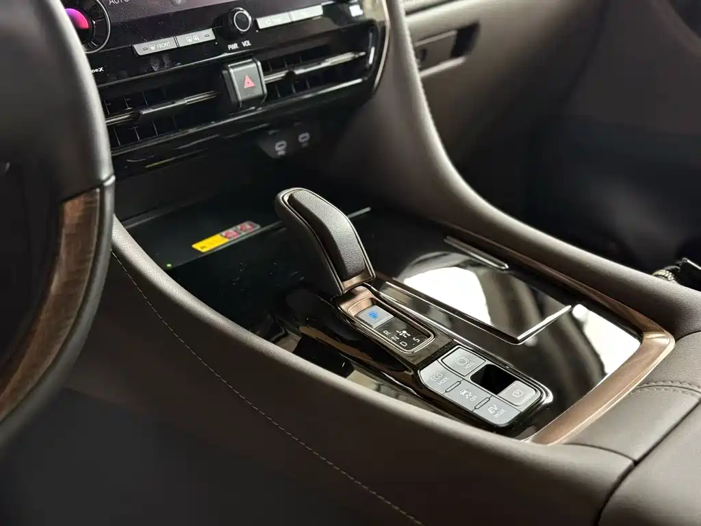 Toyota Alphard 2025 — фото 10