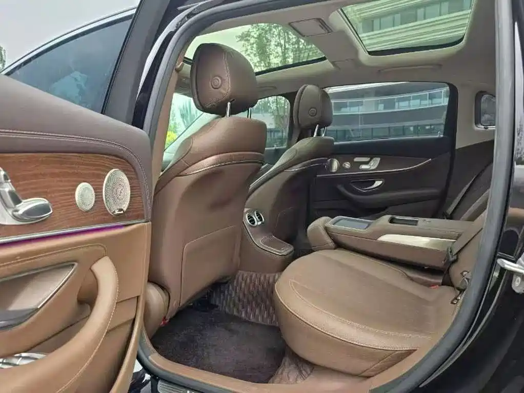 Mercedes-Benz E-Class 2023
