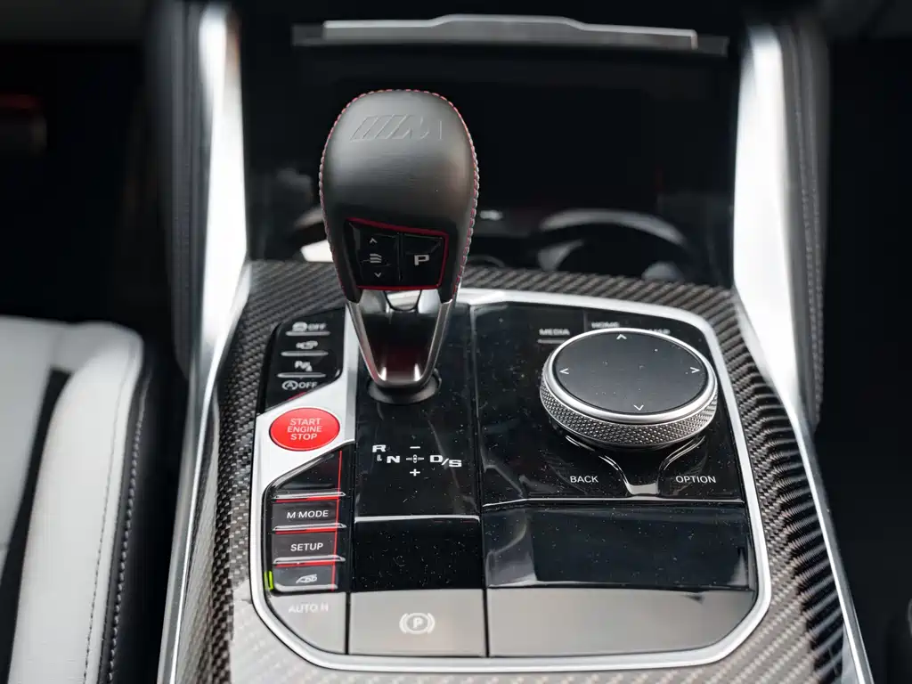 BMW M4 2025 — фото 16