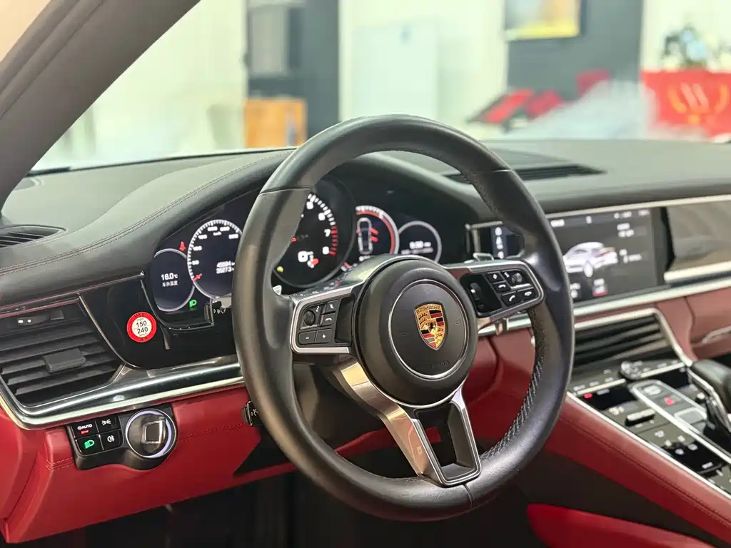 Porsche Panamera 2018 — фото 9