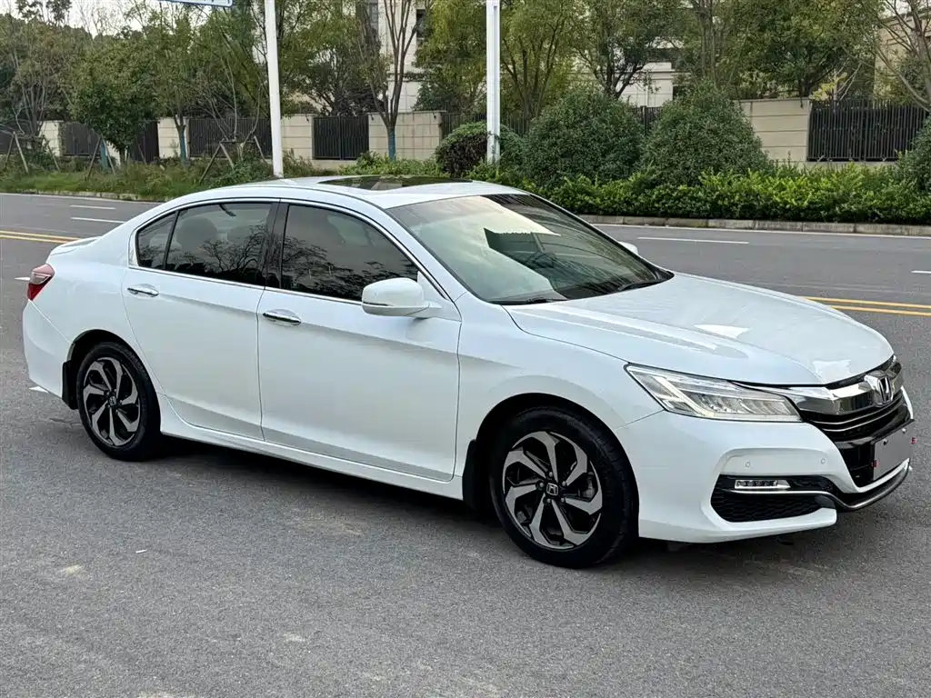 Honda Accord 2017 — фото 4