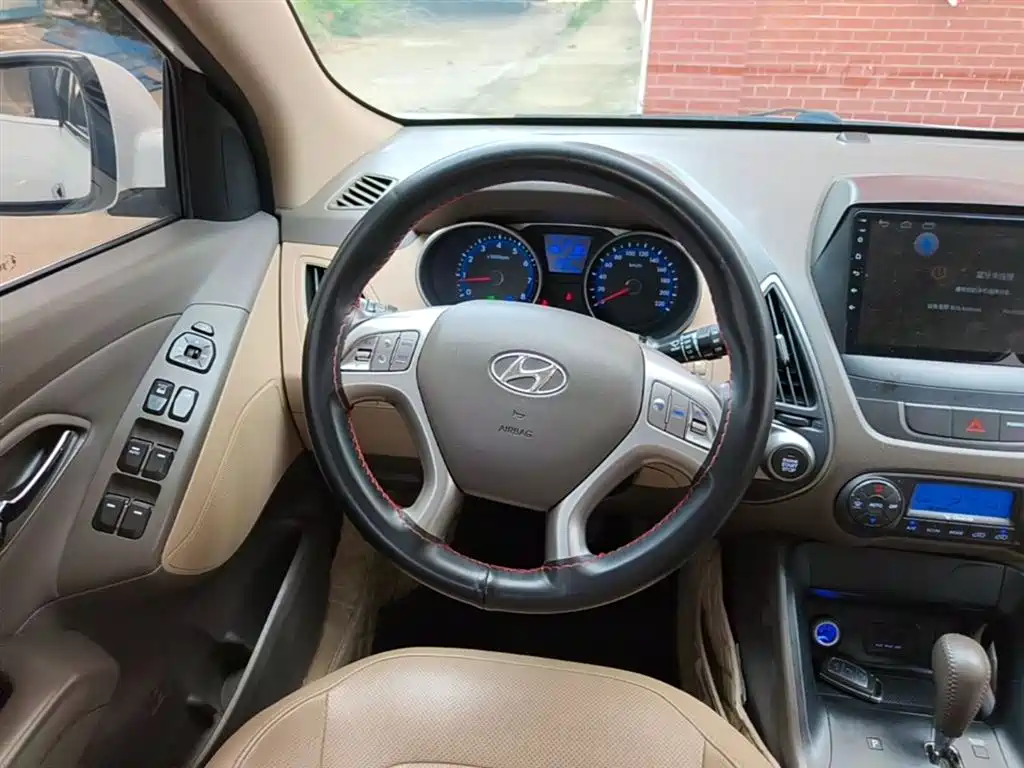 Hyundai ix35 2015 — фото 11