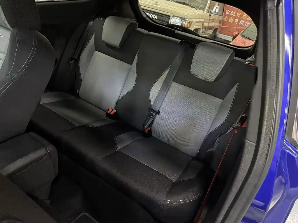 Ford Fiesta 2015 — фото 14