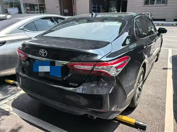 Toyota Camry 2021