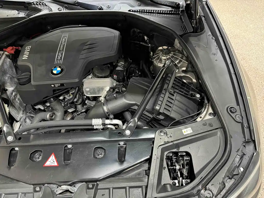 BMW 5 Series 2016 — фото 38