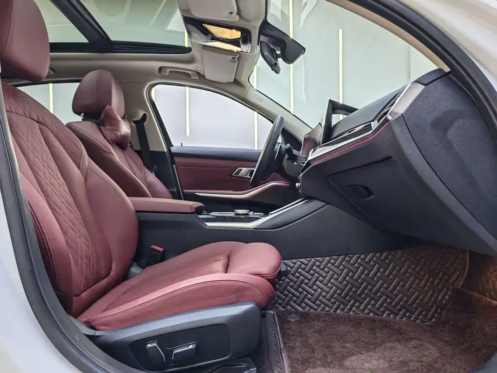 BMW 3 Series 2023 — фото 13