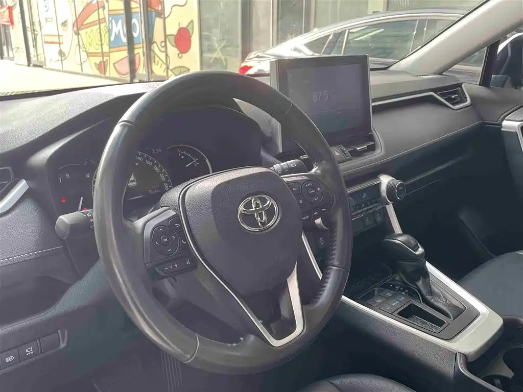 Toyota RAV4 2022 — фото 23